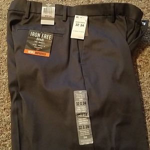 NEVER WORN Dockers khakis